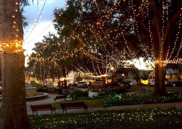 mount dora fl a look at 39 the festival city 39 christmas parade plant city fl