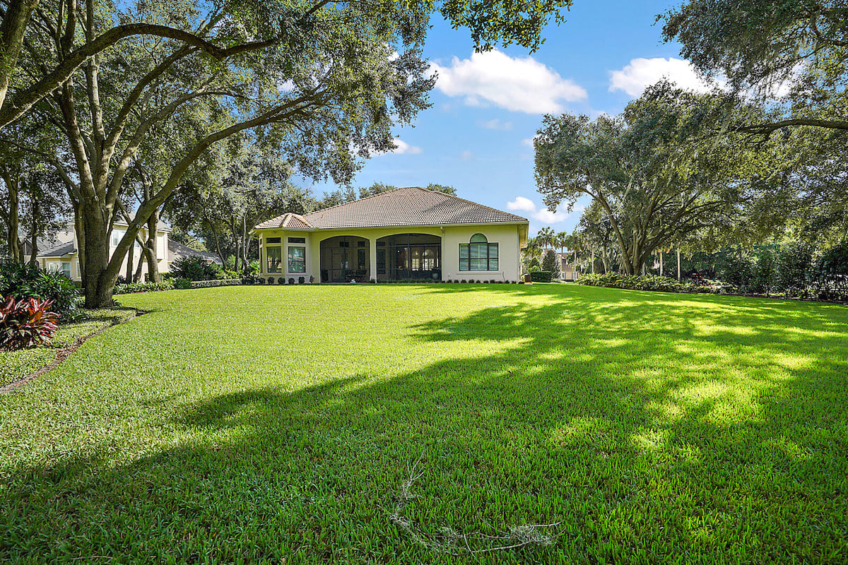 Estate Home For Sale in Mount Dora, FL Near Lake Dora & Downtown