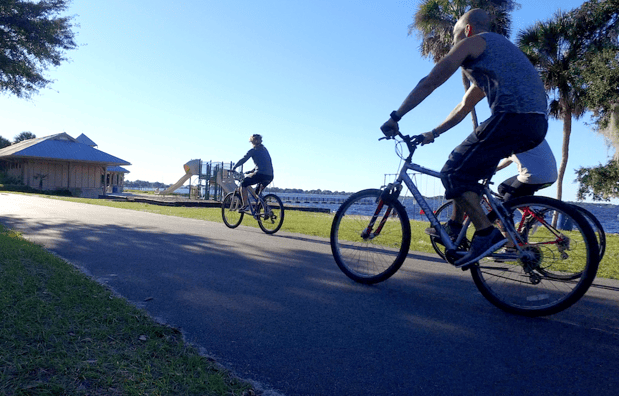 Bikers_in_Clermont_Florida_on_waterfront_park.png