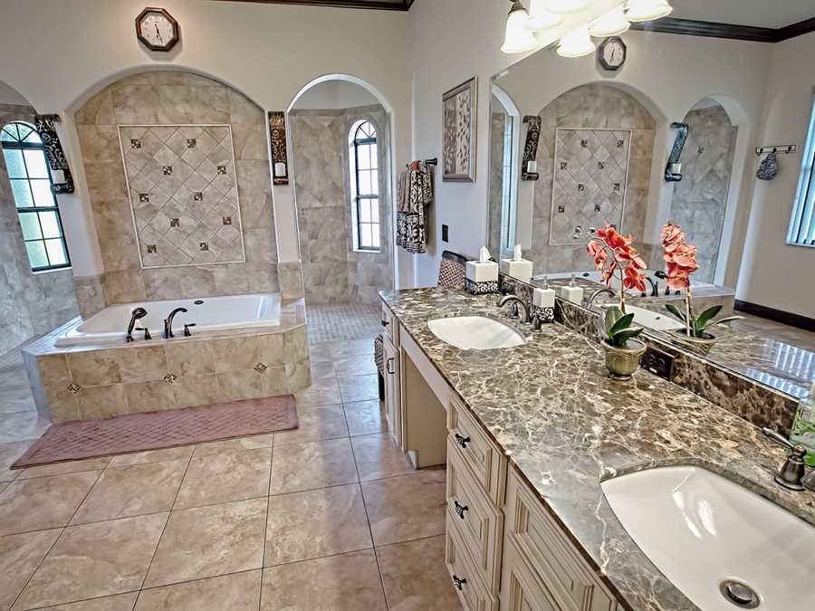 Luxury_Home_For_Sale_Clermont_Florida_Bathroom.jpg