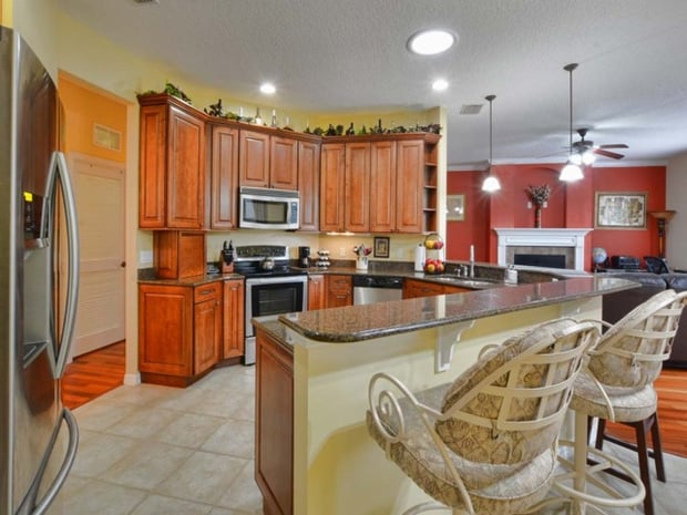 Gorgeous_kitchen_in_Leesburg_Florida_home.jpg