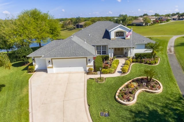 Home_for_sale_in_Tavares_lorida.jpg