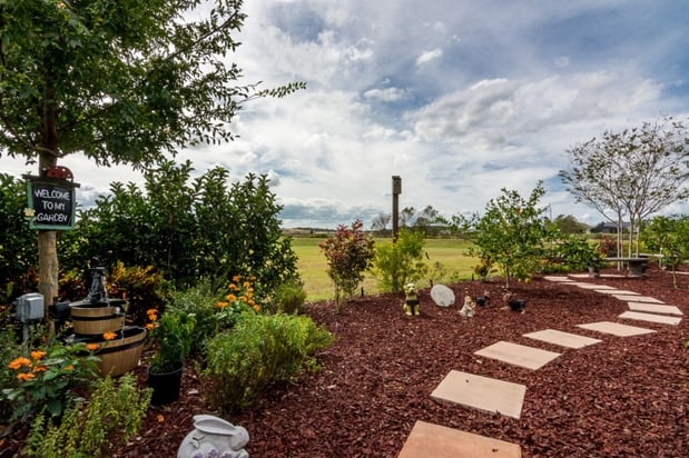 garden_in_trilogy_groveland_home_for_sale.jpg