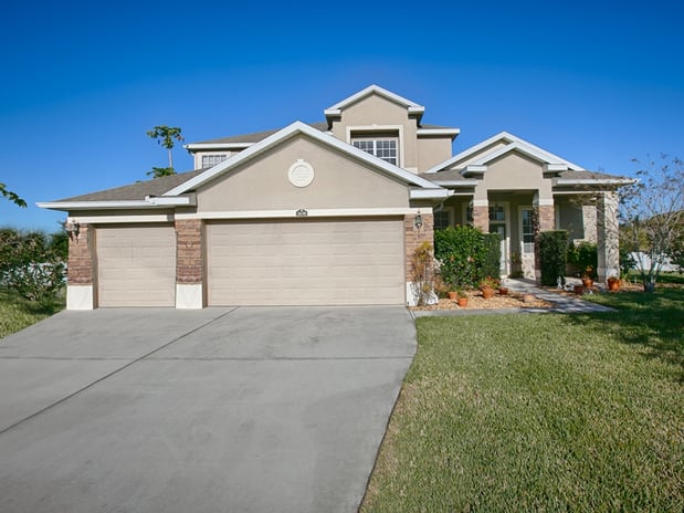 front_of_home_for_sale_in_clermont_florida (1).jpg