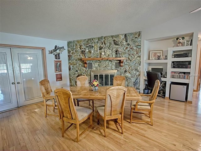 fireplace_in_home_for_sale_in_clermont_florida.jpg