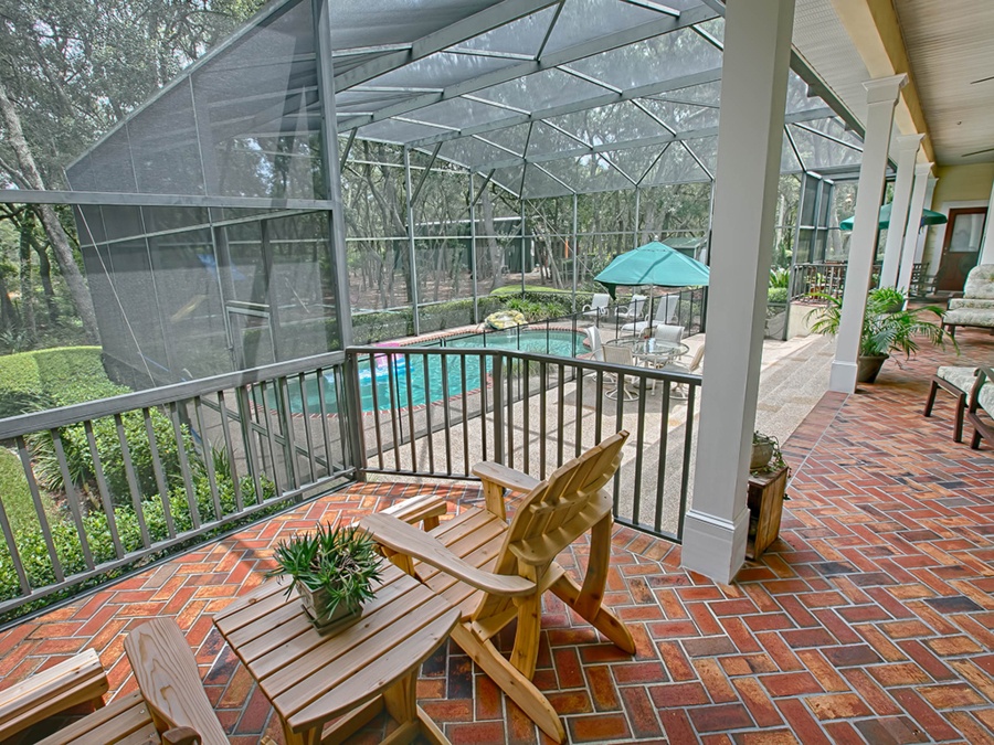 backyard_clermont_real_estate_for_sale.jpg