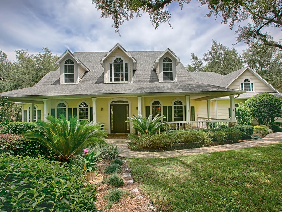 front_of_sugarloaf_mountain_clermont_home_for_sale.jpg