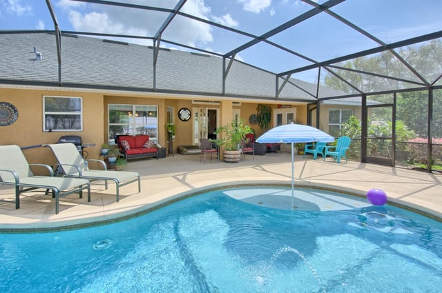 pool_home_for_sale_in_leesburg_florida.jpg