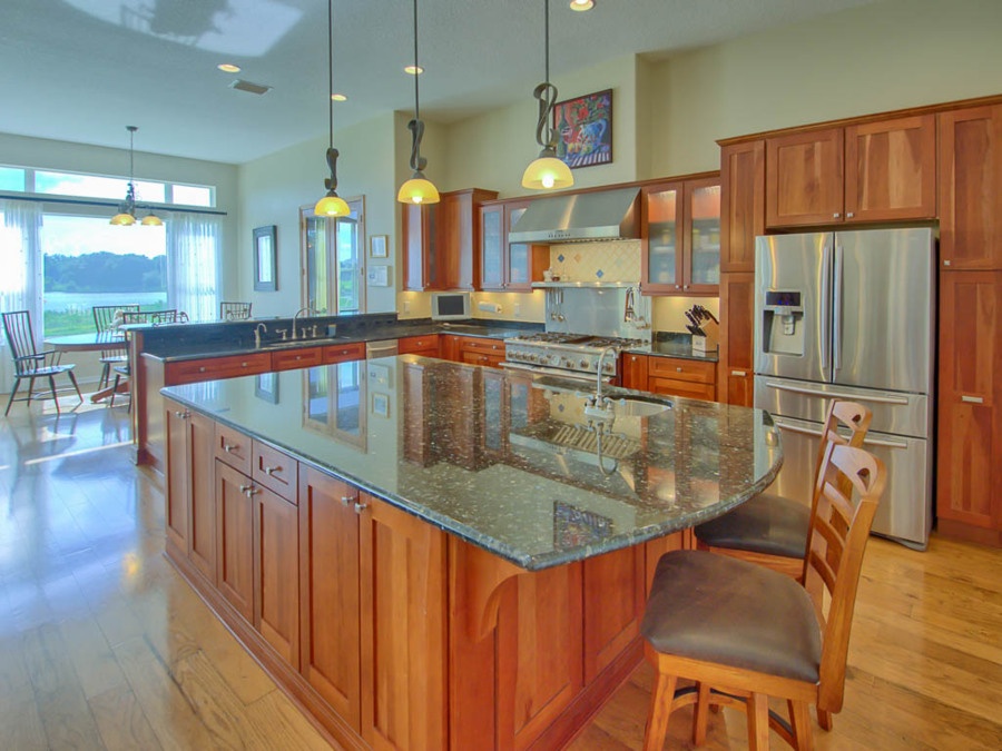 kitchen_in_leesburg_florida_55_Plus_community_home_for_sale.jpg