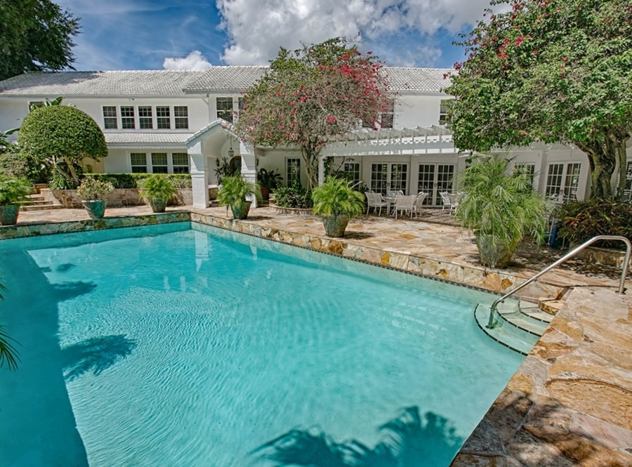 leesburg_luxury_home_for_sale_pool.jpg