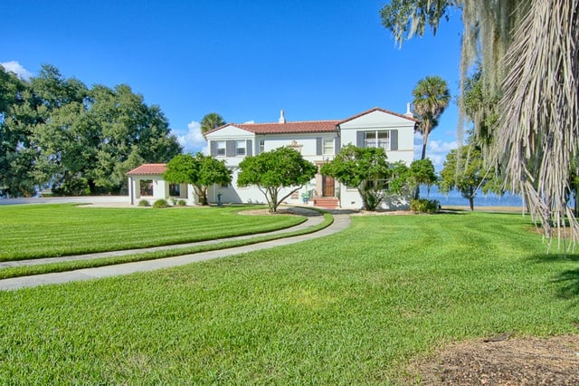 luxury_lake_home_for_sale_in_leesburg_fl.jpg