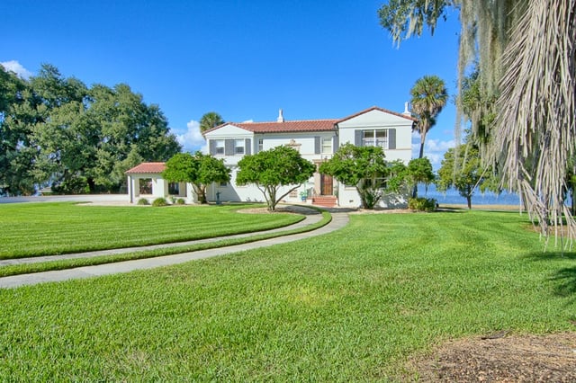 luxury_lake_home_for_sale_in_leesburg_fl.jpg