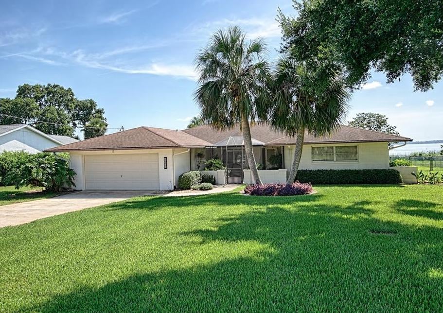 33438 Picciola Drive Fruitland Park, FL