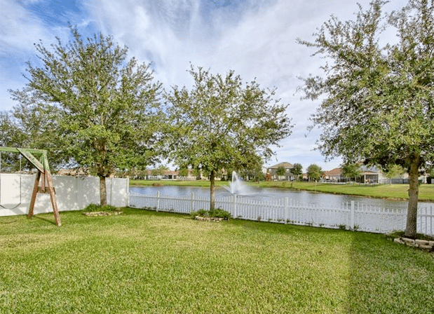 beautiful backyard mount dora florida home for sale.png