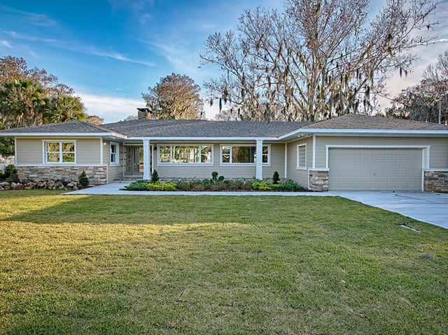 lake_home_for_sale_in_eustis_in_the_golden_triangle_near_mount_dora-1.jpg
