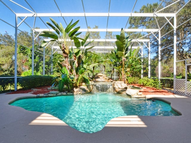 mount_dora_pool_home_for_sale.jpg