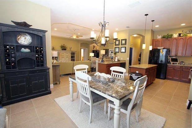 the_villages_florida_kitchen_in_home_for_sale.jpg