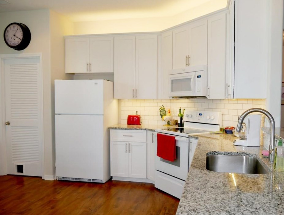 Home_Listing_Kitchen_Leesburg_Marylin.png