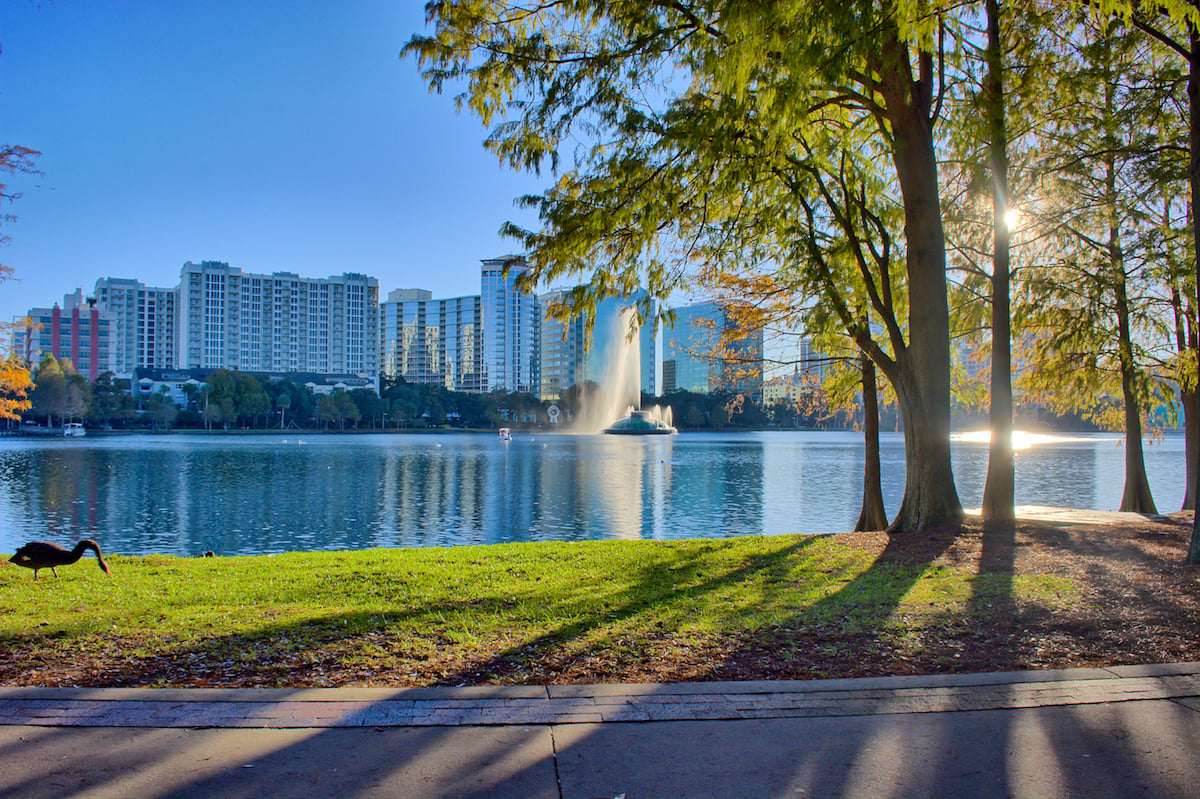 lake eola fountain downtown orlando