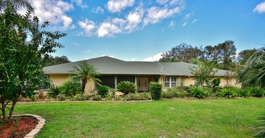 exterior_custom_home_for_sale_in_deland_florida-910933-edited.jpg